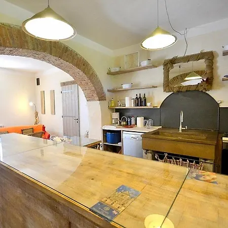 Sleeps 4 Pool Wifi Apartment